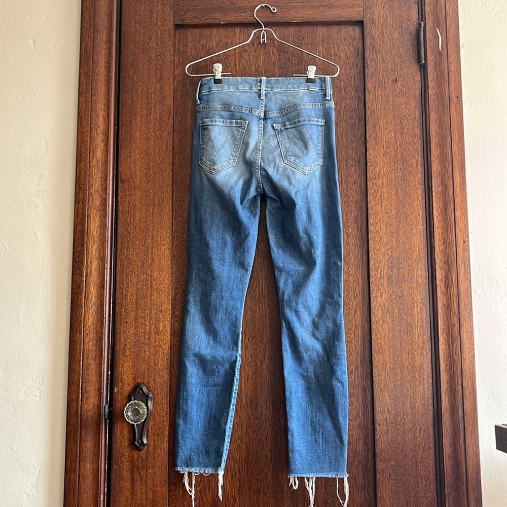 Mother High Waisted Looker Ankle Fray Jeans in Jumping Off Swings Size 25 - Picture 4 of 15